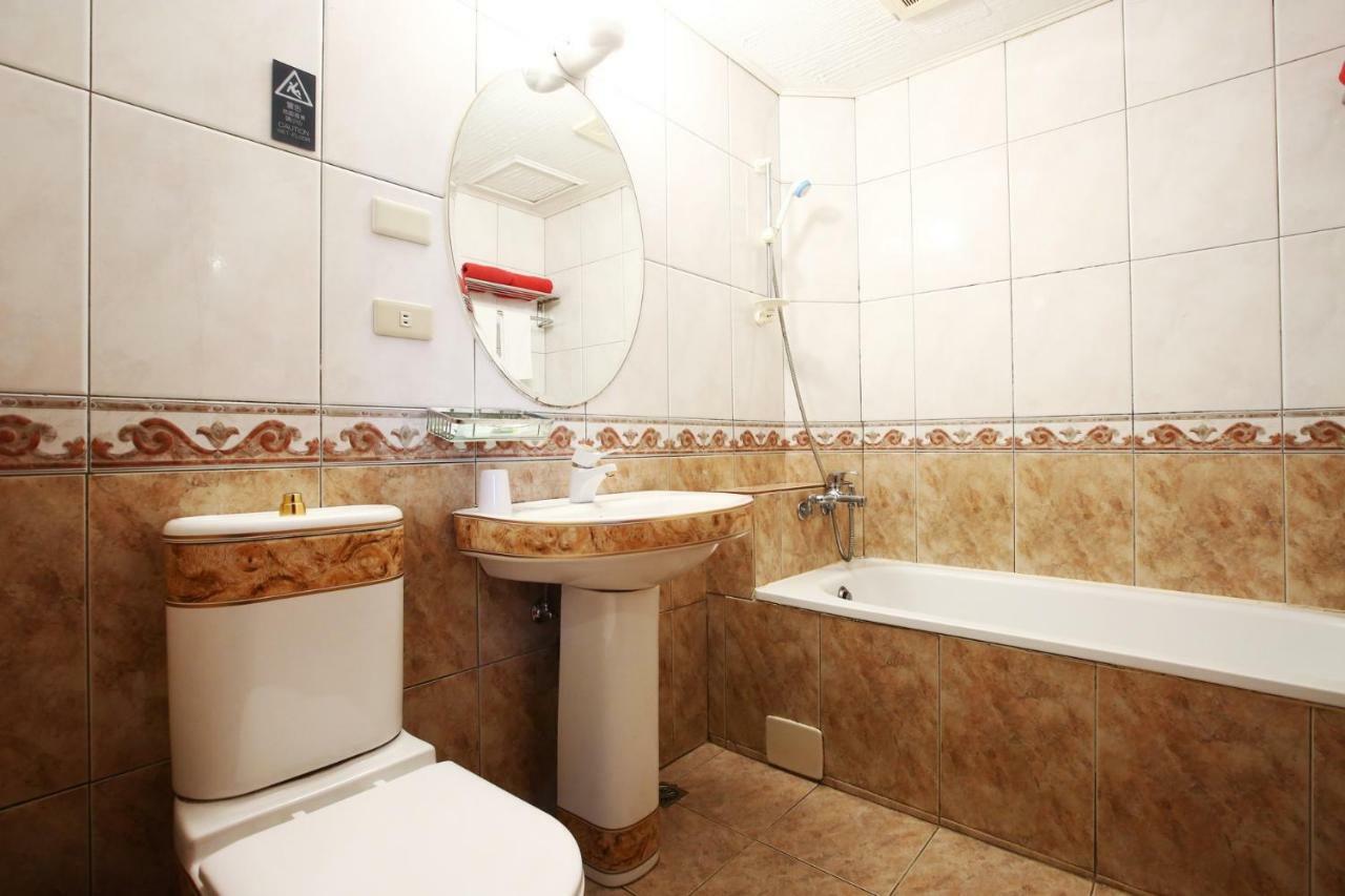 Hua Du Hotel Цзилун Экстерьер фото